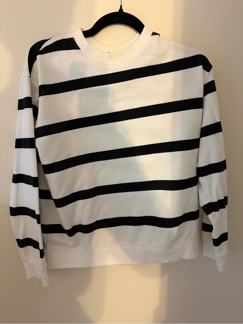 H&M Women’s Striped Crew Neck Sweater Black White Size Small